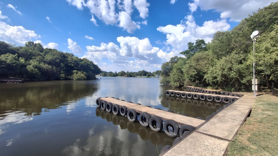 4 Bedroom Property for Sale in Boschenvaal River Front Lodges Free State